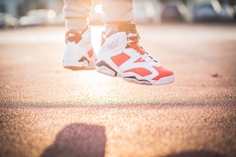 Retro 6 best sale gatorade on feet